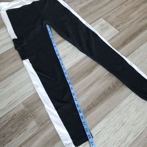 Colorblock Athletic Leggings with Pocket - Picture 8 of 9
